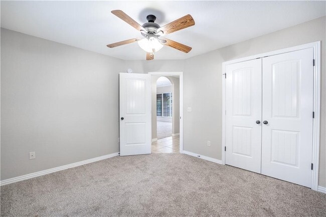 Building Photo - 1536 N Oakhaven Pl