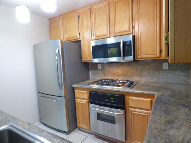 Granite countertops - 484 Belle Vista Dr