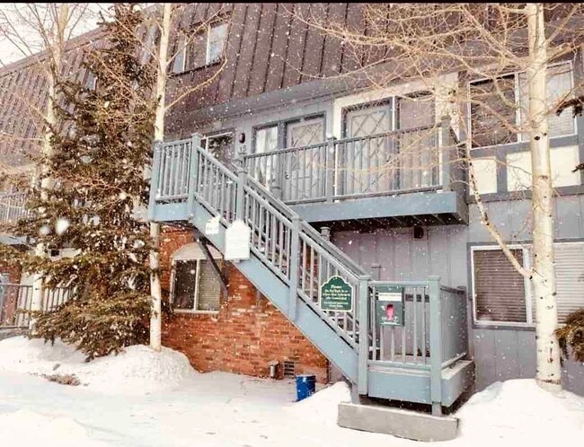 Building Photo - Long Term Rental- Summit Yacht Club 15K