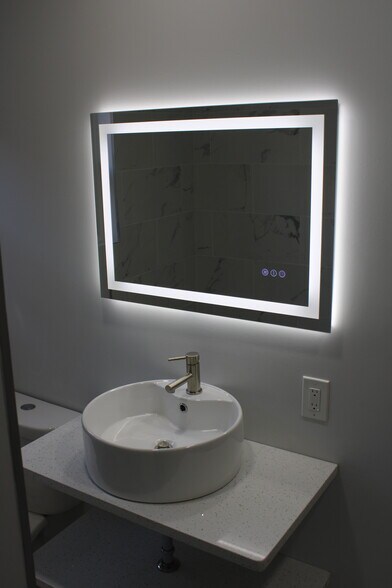 Building Photo - 2506 W Euclid St