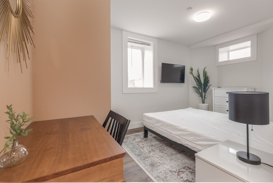 Building Photo - 843 Columbia Rd