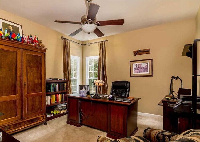 Building Photo - Gorgeous 4,000sqft  5-bed 3.5-bath Home near Chantilly Economic corridor