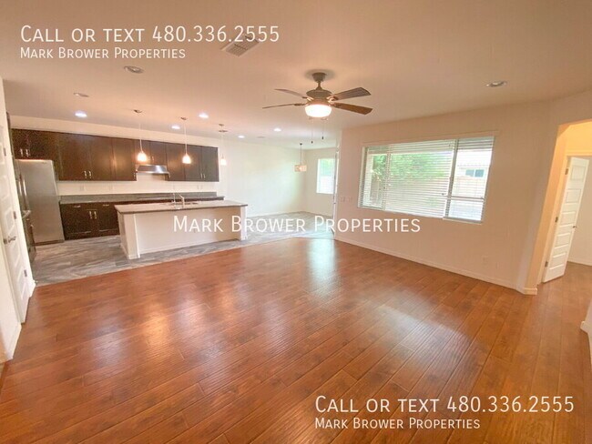 Building Photo - 3842 E Alfalfa Dr