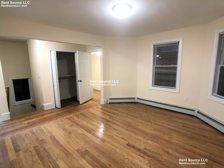 Building Photo - 6-8 Nashua St. Unit 2