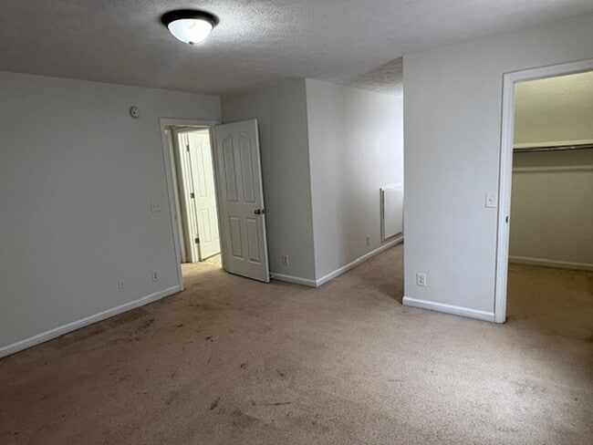 Building Photo - 122 Stonefield Cir