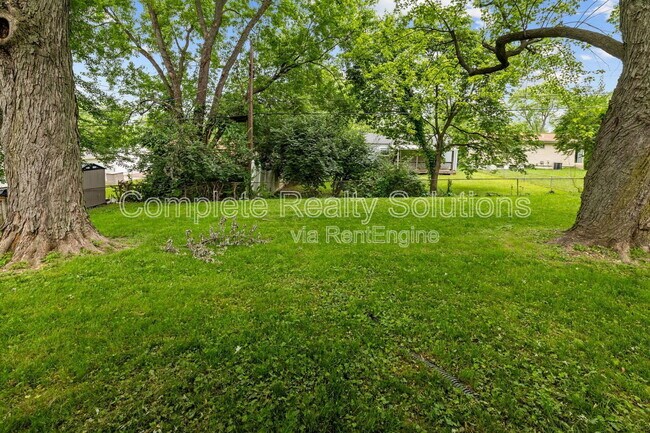 Building Photo - 1115 Hadwin Dr
