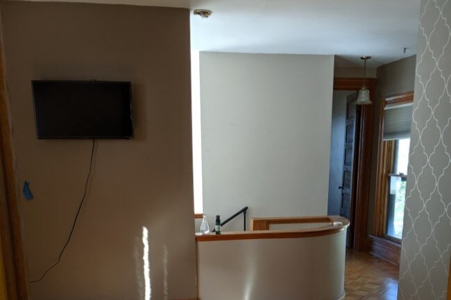 Building Photo - 256 Bryant St