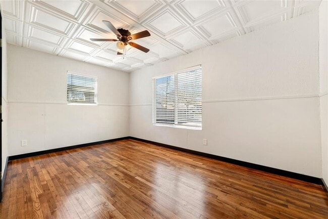 Building Photo - 6915 Providence Ave