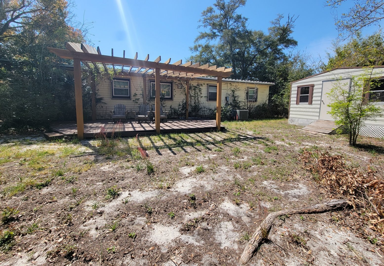Building Photo - 133 California Dr NE
