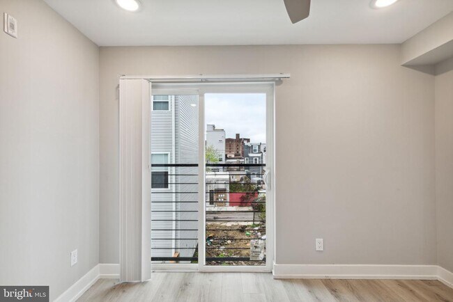 Building Photo - 2408 N Mascher St
