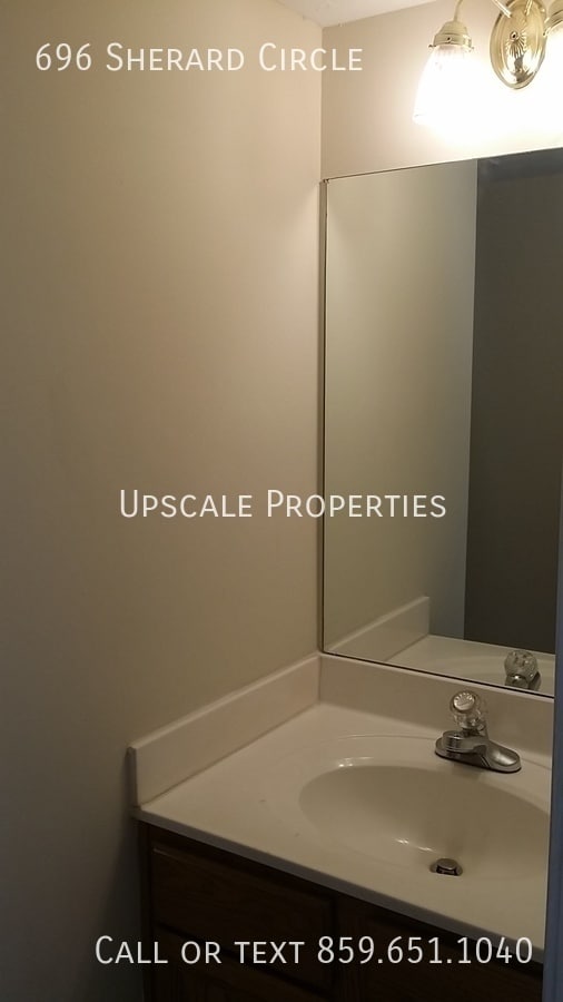 Building Photo - 696 Sherard Cir