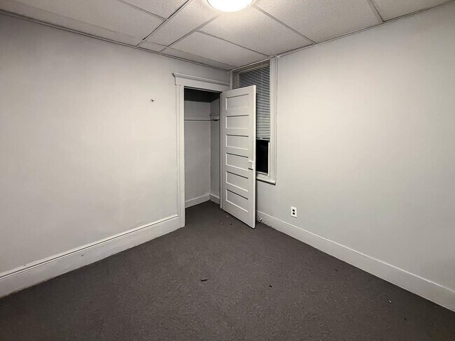 Building Photo - 57 Roosevelt Ave