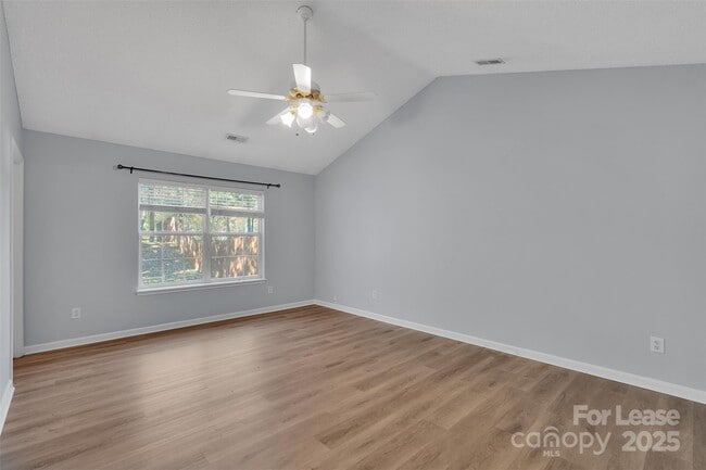 Building Photo - 6340 S Bend Ln