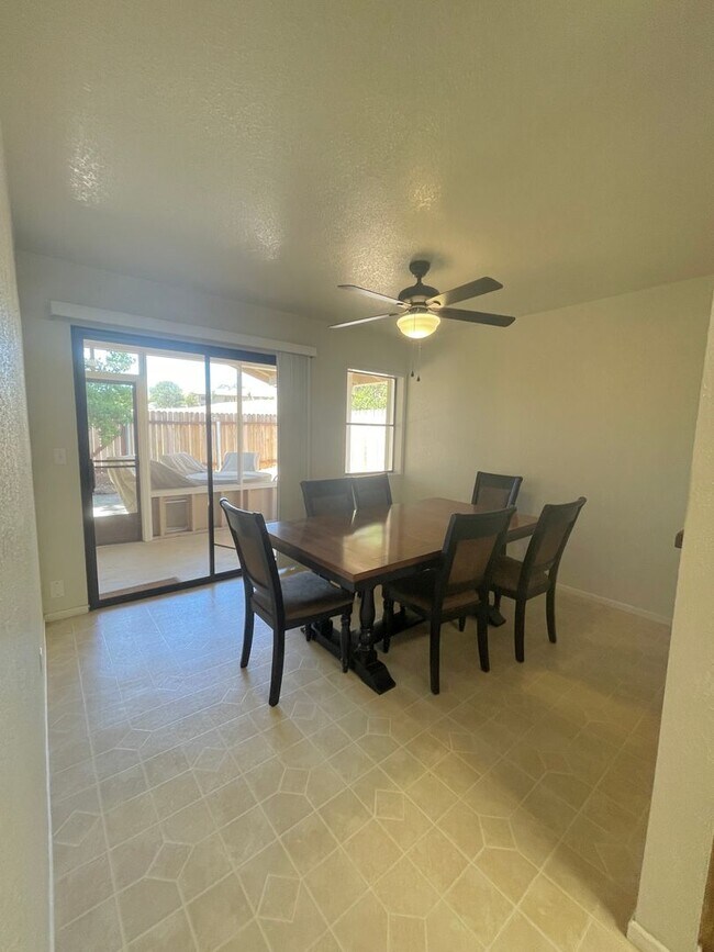 Building Photo - 4929 Sparrow Hawk Ln
