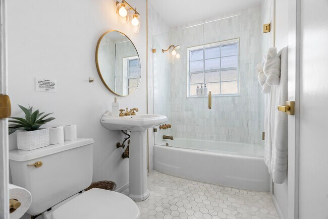 Building Photo - 240 Santa Lucia Dr