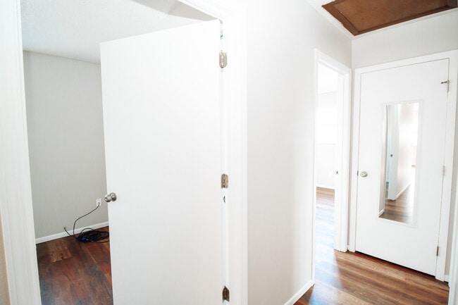 Building Photo - 653 Williamsville Ave