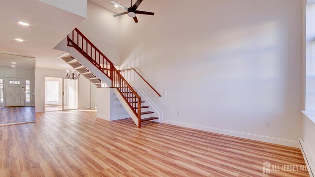 Building Photo - 368B Metuchen Dr