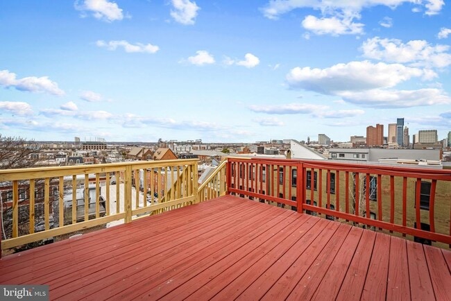 Building Photo - 1402 Light St