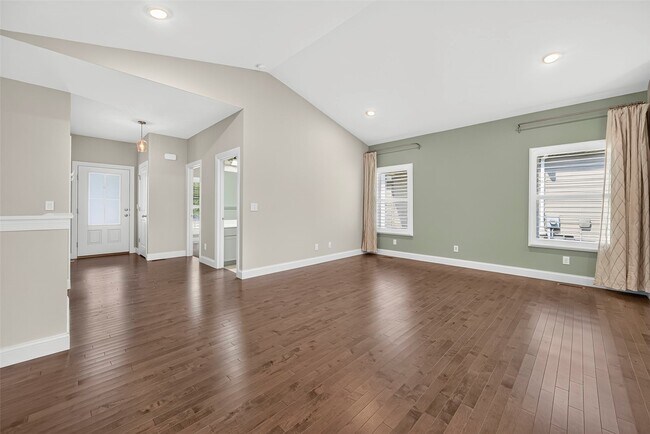Building Photo - 15 Country Trail Ct