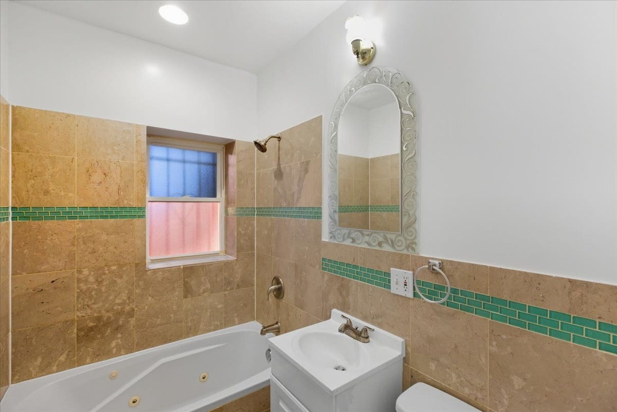 Building Photo - 7748 S Yates Blvd