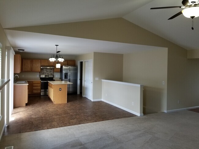 Building Photo - 944 Hampshire Heath Dr