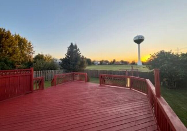 Building Photo - 2081 Litchfield Ln