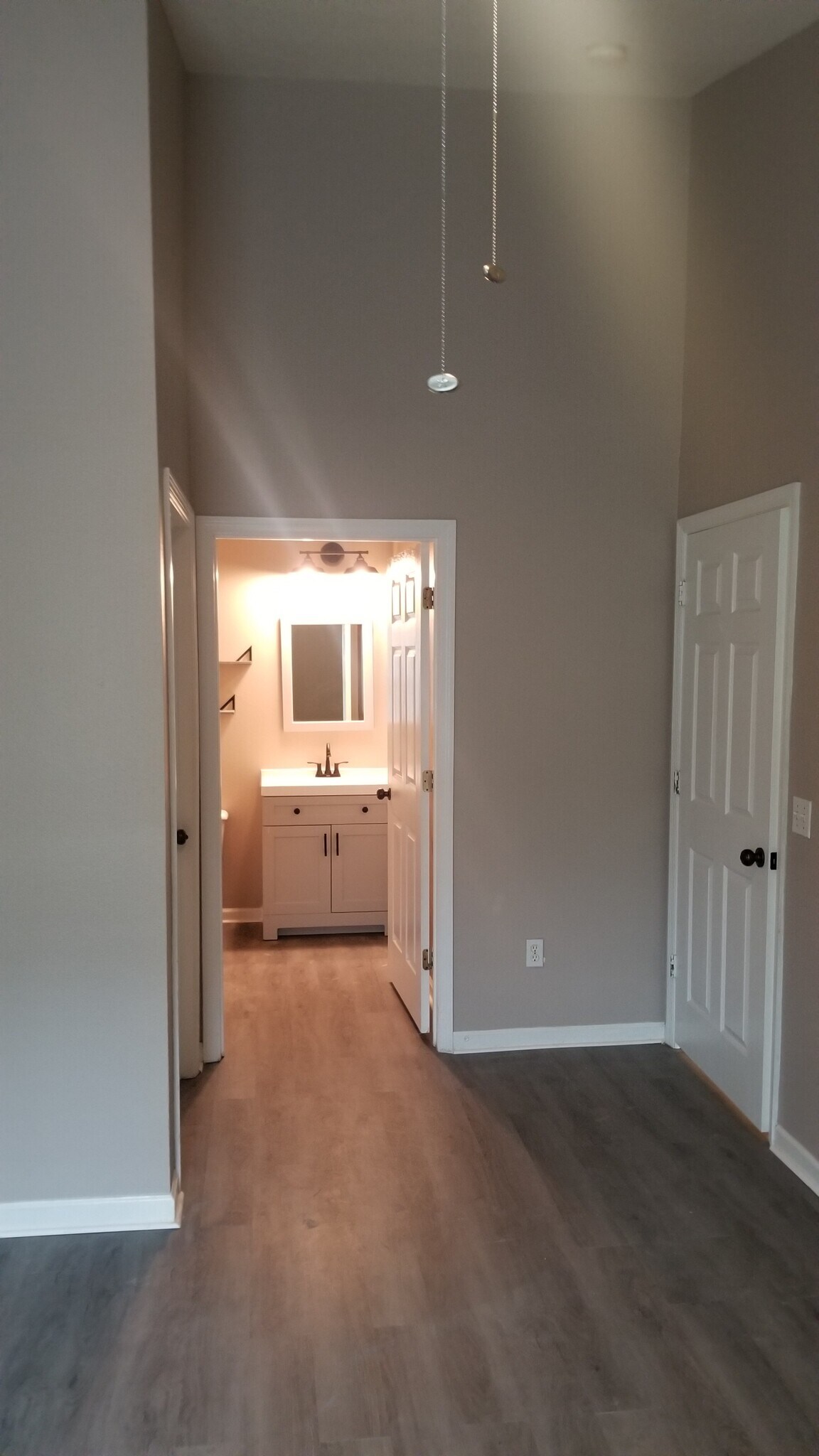 Building Photo - 6584 Swissco Dr