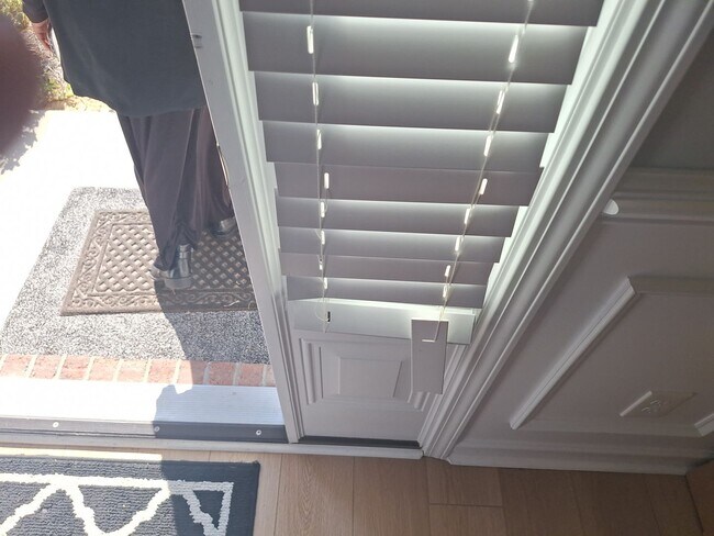 Building Photo - Beautiful Five Bedroom Home Located in Northeast Columbia!