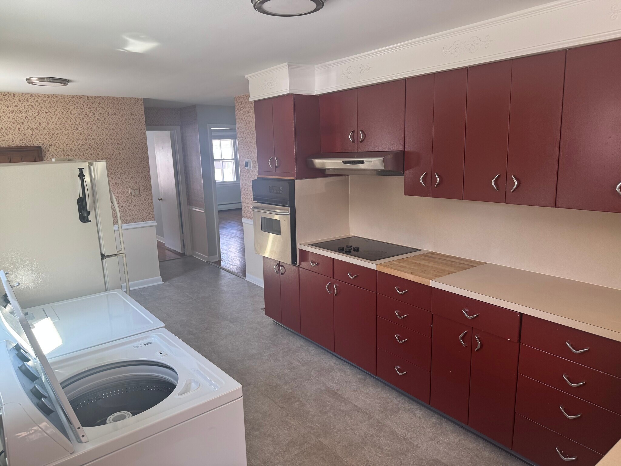 Kitchen - 115 Whelen Ave
