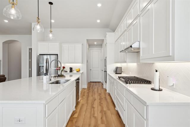 Building Photo - 453 Arcane St