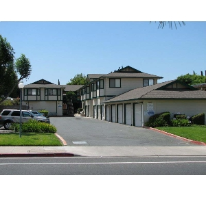 Building Photo - Lone Tree Apartments