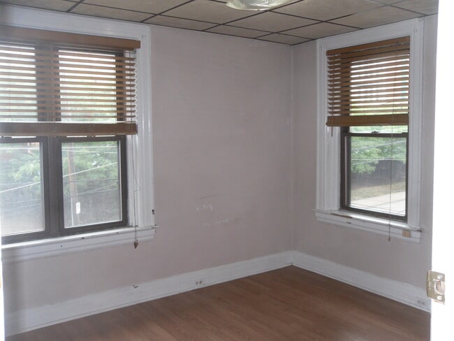 Living Room - 223 Halket St