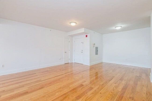 Building Photo - 809-815 22nd St Unit# 1501