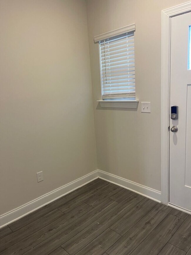 Building Photo - 4528 Skywood Ln