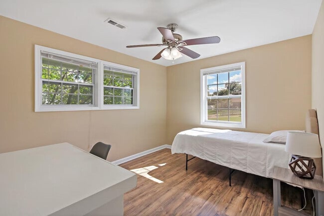 Building Photo - 7103 Highland St