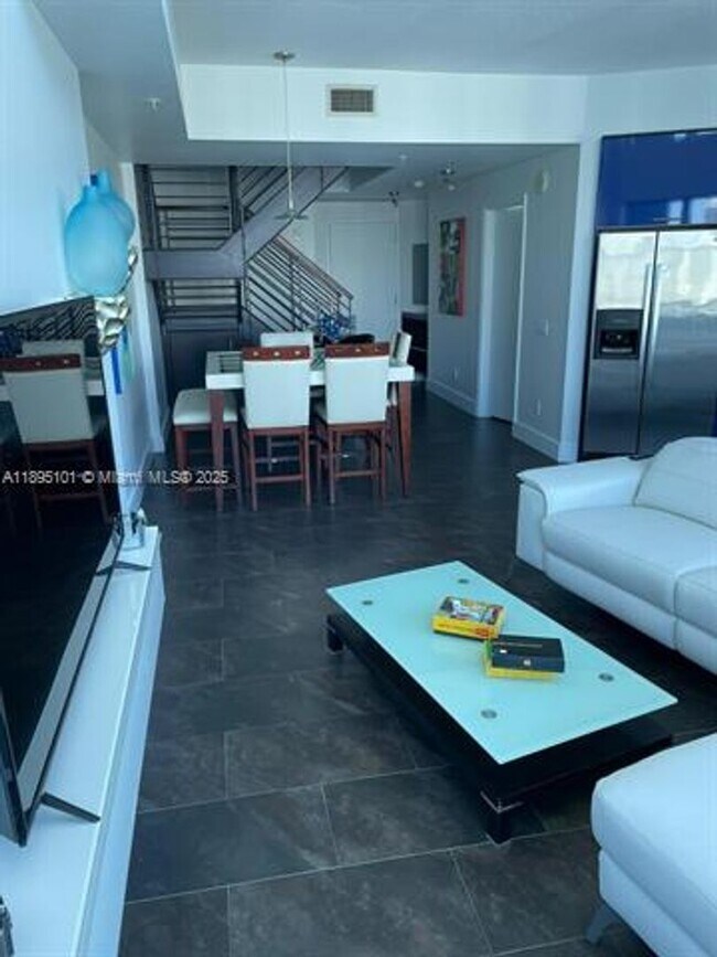 Building Photo - 60 SW 13th St