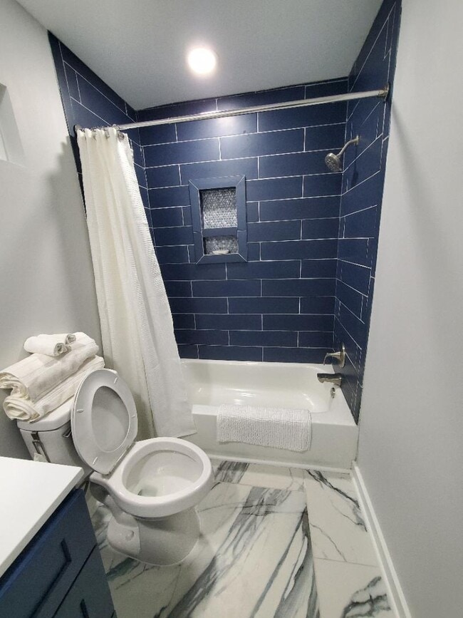 Building Photo - 294 Quick St