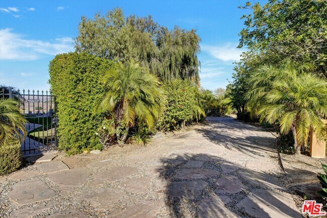 Building Photo - 13045 Ripple Creek Ln