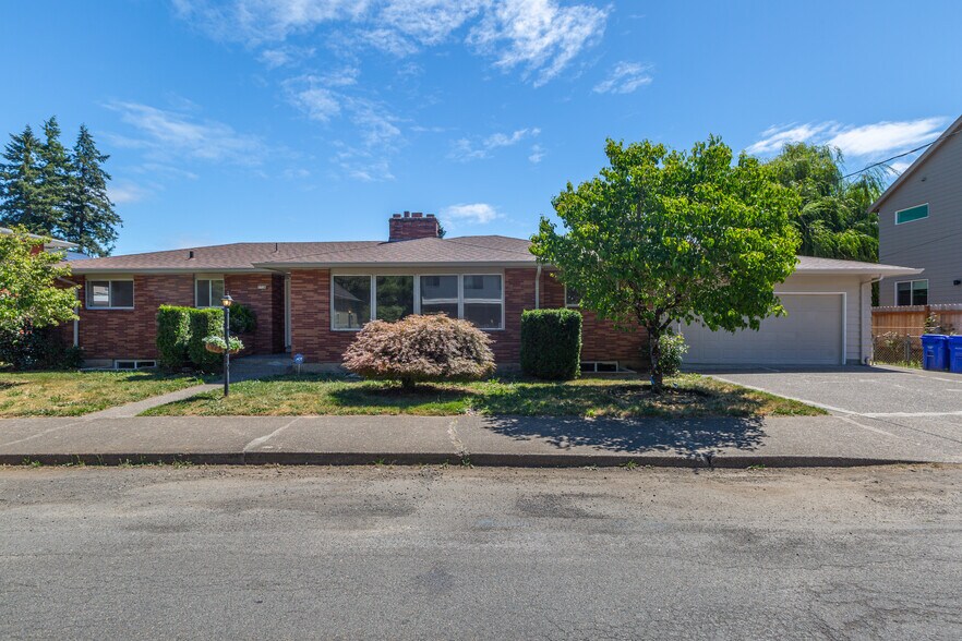 Building Photo - 3728 SE 49th Ave
