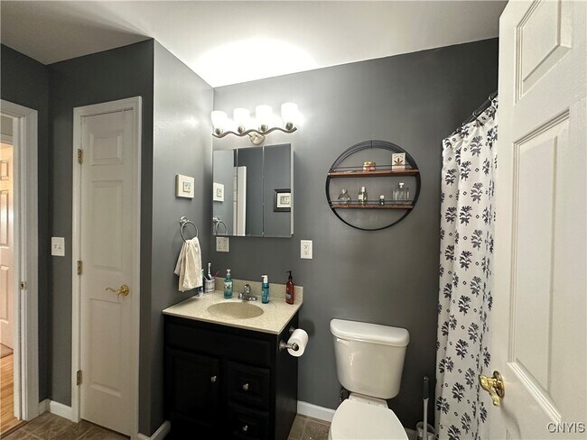 Building Photo - 737 Sleepy Hollow Rd