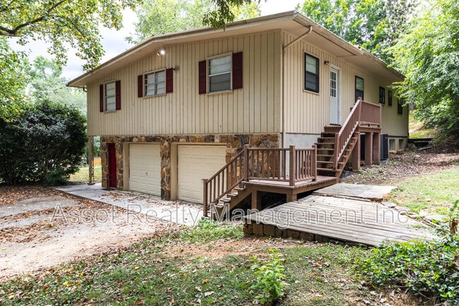 Building Photo - 630 Colonial Dr