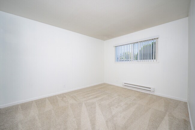 Oliva #37 bedroom 2(1) - Oliva Apartments