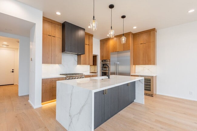 Building Photo - Brand New Townhouse in Luxury Neighborhood