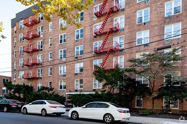 Building Photo - 99-44 62nd Ave