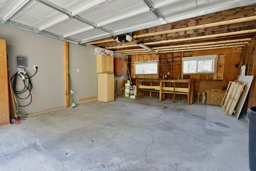 Building Photo - Modern Remodeled 2BR Duplex with Garage in Prime Shoreline Location
