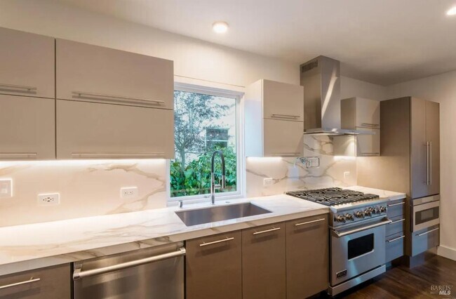 Building Photo - 1309 Nye St