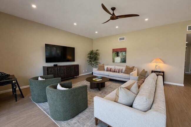 Building Photo - 45565 Pima Rd