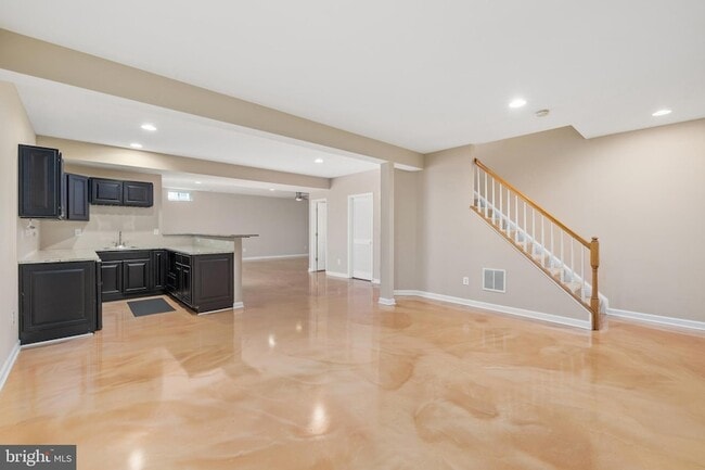 Building Photo - 9036 Woodpecker Ct
