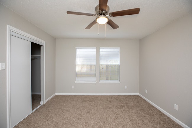 Building Photo - 1612 Sylvia Ln