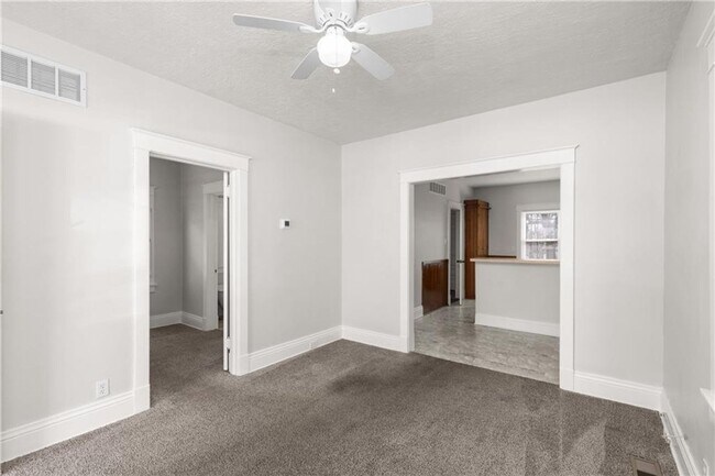 Building Photo - Charming Renovated 2 Bedroom Bungalow